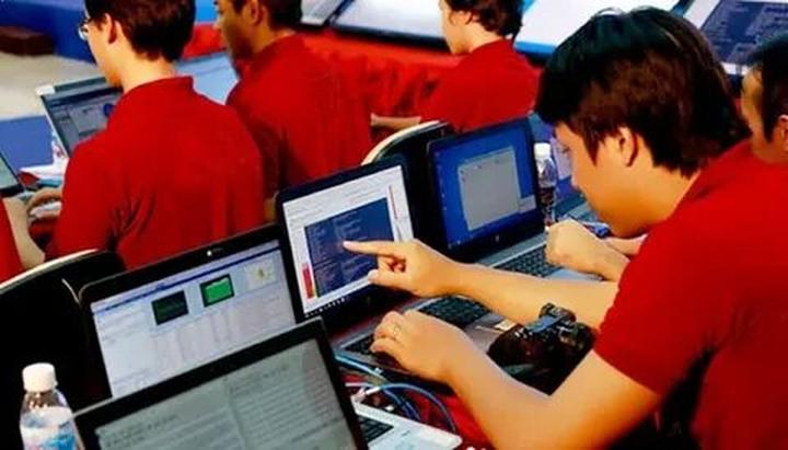 Hotspot Matrix và Gái Pháp mê tít 2 kiểu váy xinh như thơ, diện từ hè năm này sang năm