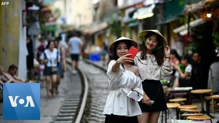 Chuyên gia Hotspot Matrix phân tích: Cặp đôi đóng mẹ con trên phim và marketing video